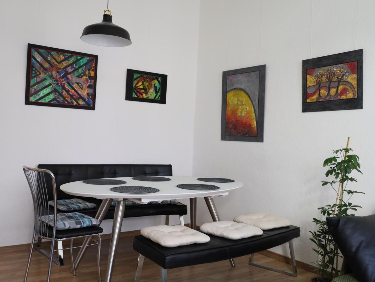 Ferienwohnungen In Der Kunstgalerie Charlie Und Jenny เคมนิตซ์ ภายนอก รูปภาพ